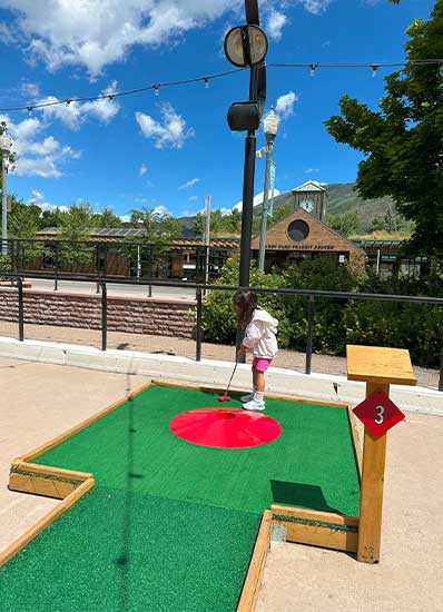 Loved the miniature golf activity at CP Burger. It's a great incentive for the kids to finish their meals so they can play. So perfect for our kids since Whitney is always a slow eater and Erin simply cannot sit still.