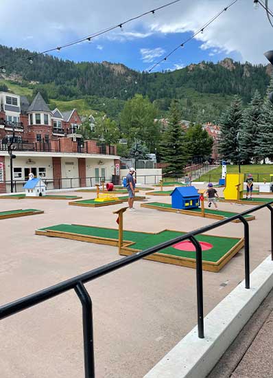 Loved the miniature golf activity at CP Burger. It's a great incentive for the kids to finish their meals so they can play. So perfect for our kids since Whitney is always a slow eater and Erin simply cannot sit still.