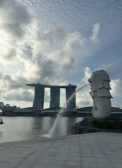 Cloudy yet very humid day at Merlion Park with Marina Bay Sands backdrop