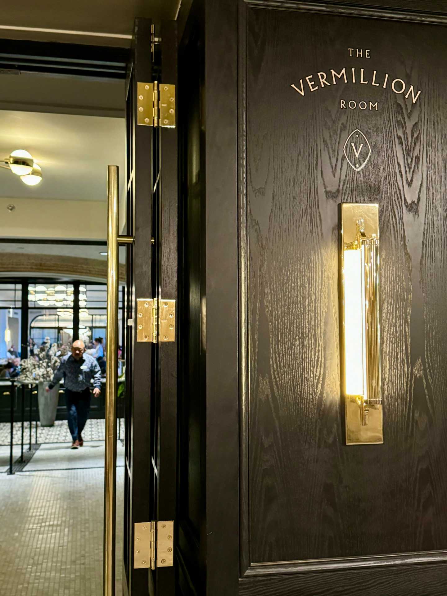 To get to the 360-Dome, enter the hotel and walk past the lobby to the stairs to The Vermillion Room where you will check in for your reservation and get escorted to your dining experience.