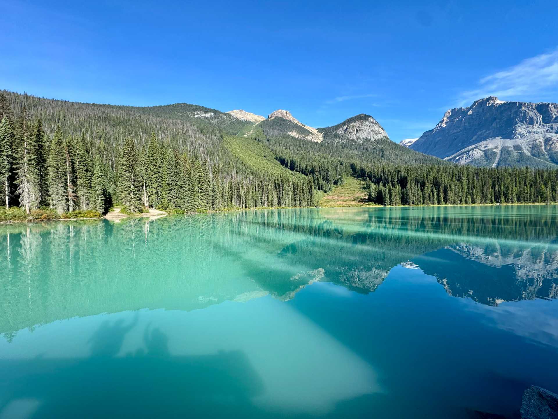 A perfect family-friendly stop. The flat lakeside trail, picnic spots, and gentle shoreline make Emerald Lake an ideal destination for families with young children-1