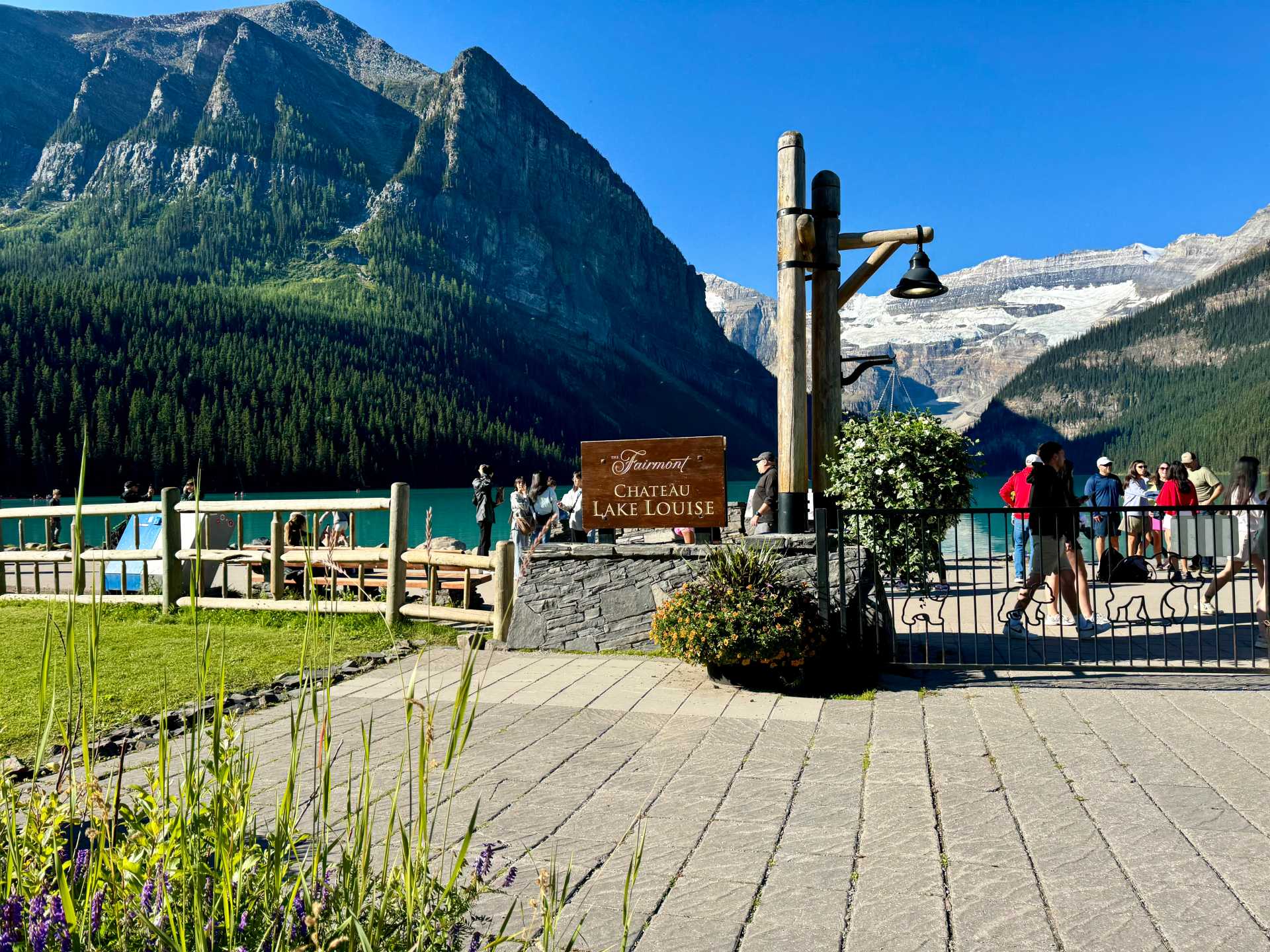 Exclusivity is one of the key benefits of staying at Fairmont Chateau Lake Louise. Certain areas are reserved for hotel guests only, providing a peaceful retreat away from the tourist crowds.