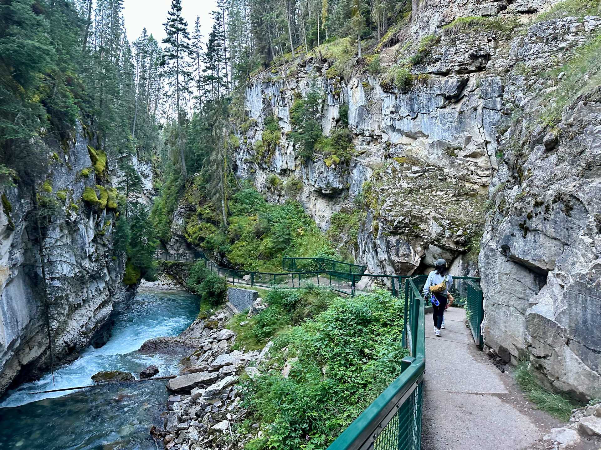 Johnston Canyon’s popularity has skyrocketed due to its stunning beauty. We were thrilled to start early and enjoy the trails with minimal crowds. The breathtaking views at every turn made it all the more rewarding-2