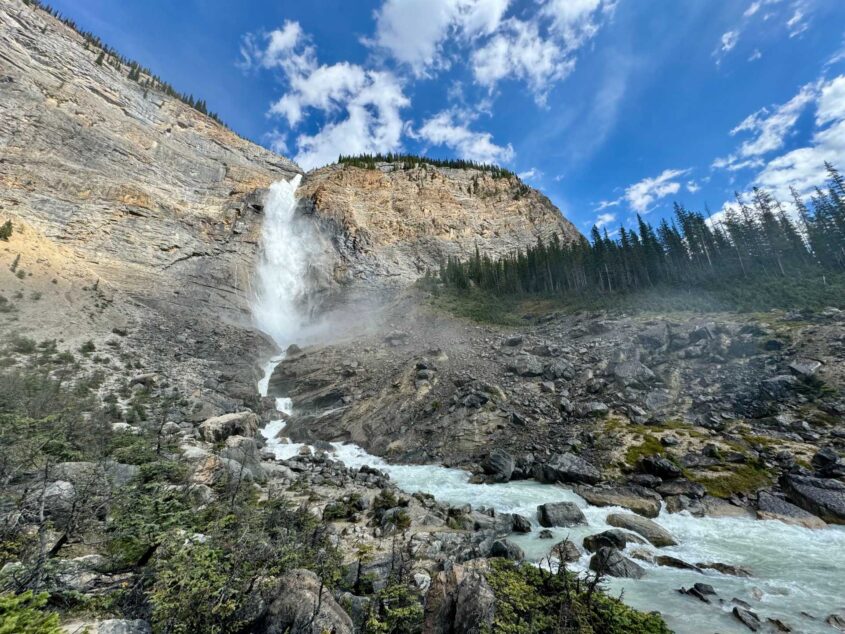 Exploring Takakkaw Falls: A Family-Friendly Destination in Yoho National Park