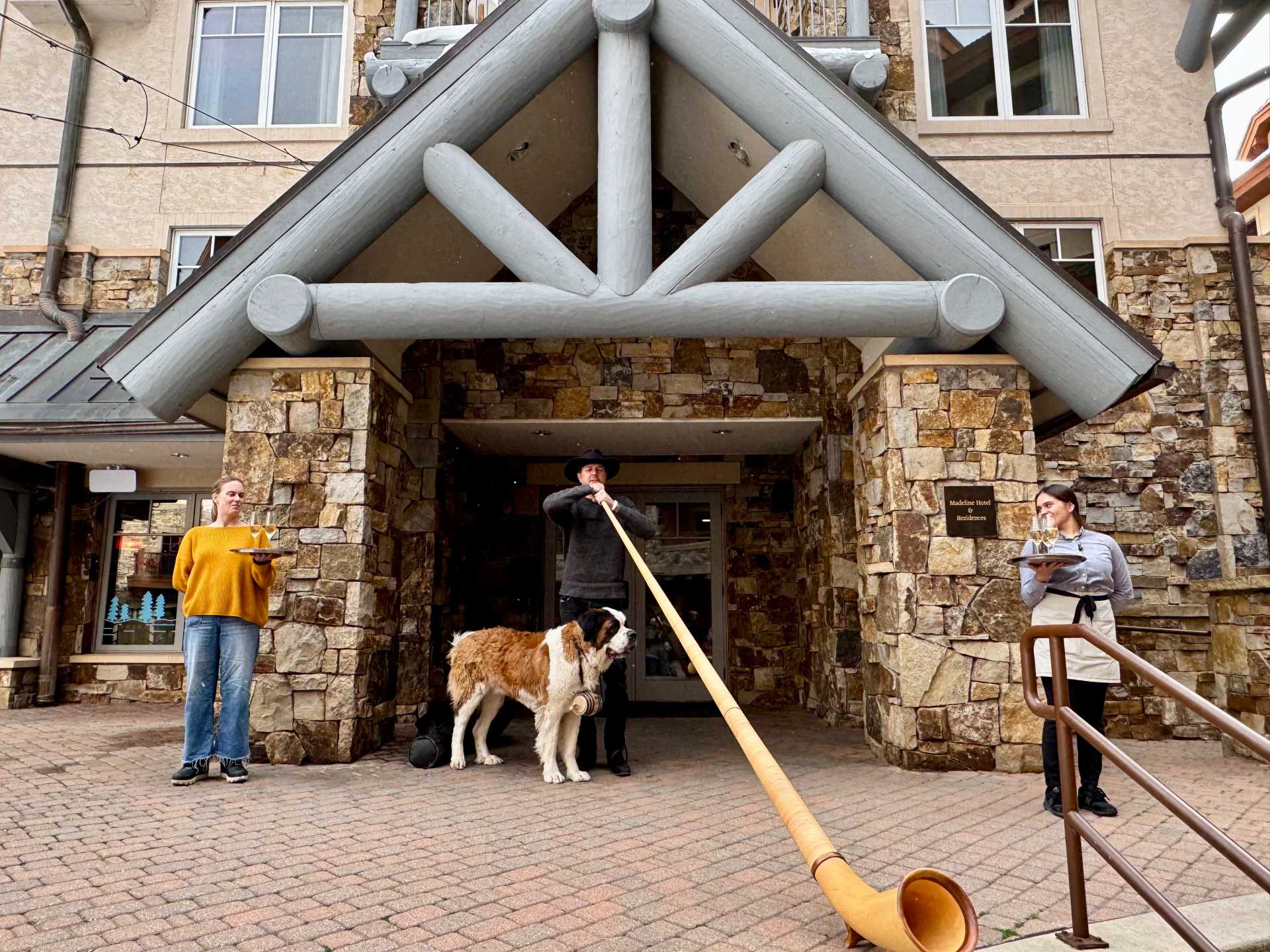 This is a quick experience to kick off après celebrations that happen daily at 4 p.m. Cheyenne, the St. Bernard is the sweetest and loves to eat the snow on the ground. Try to grab yourself a glass of bubbly and pet Cheyenne as he passes by.