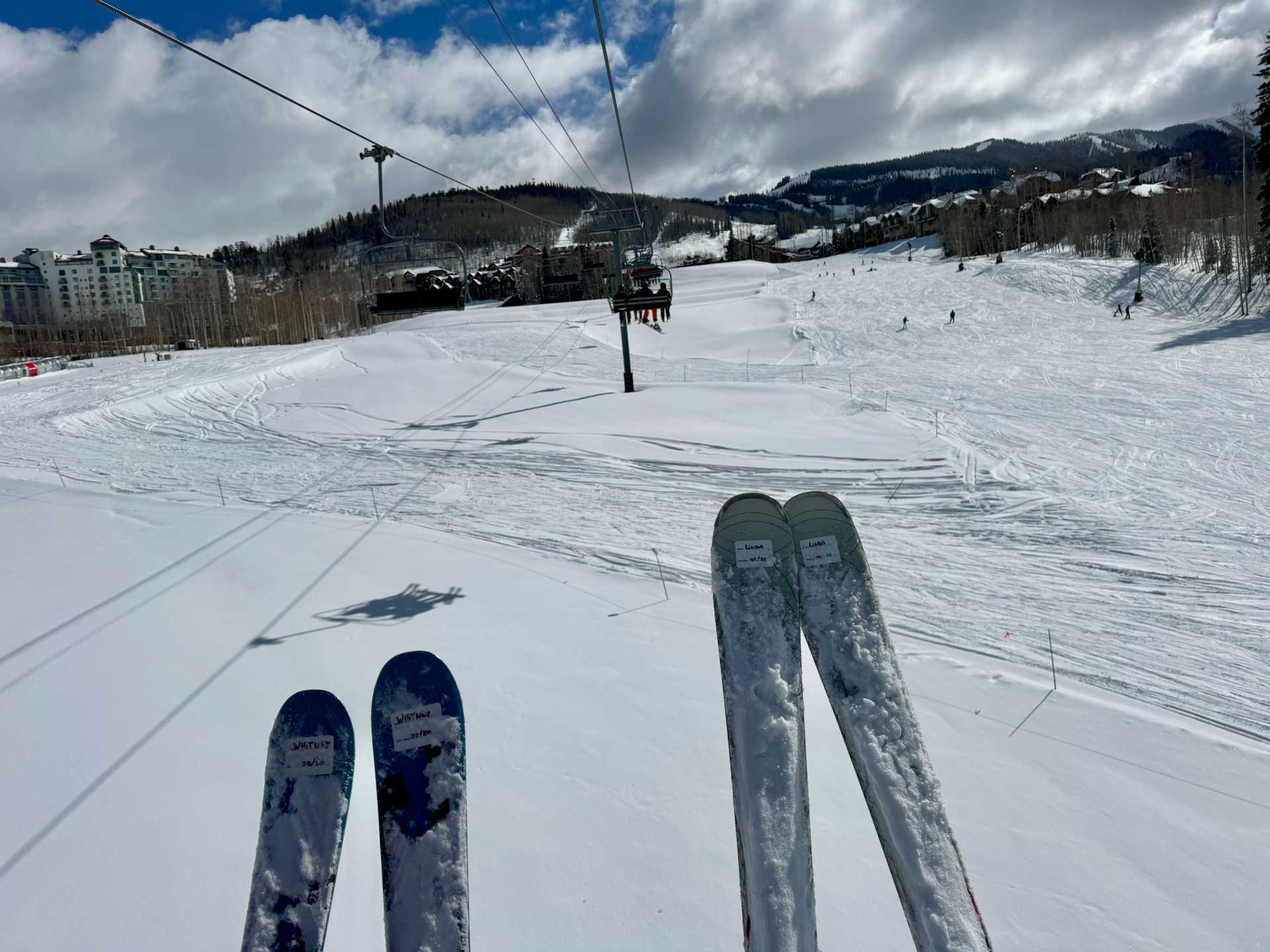 Whether you’re a beginner or advanced skier/snowboarder, Telluride Mountain offers beautiful runs for all levels-2