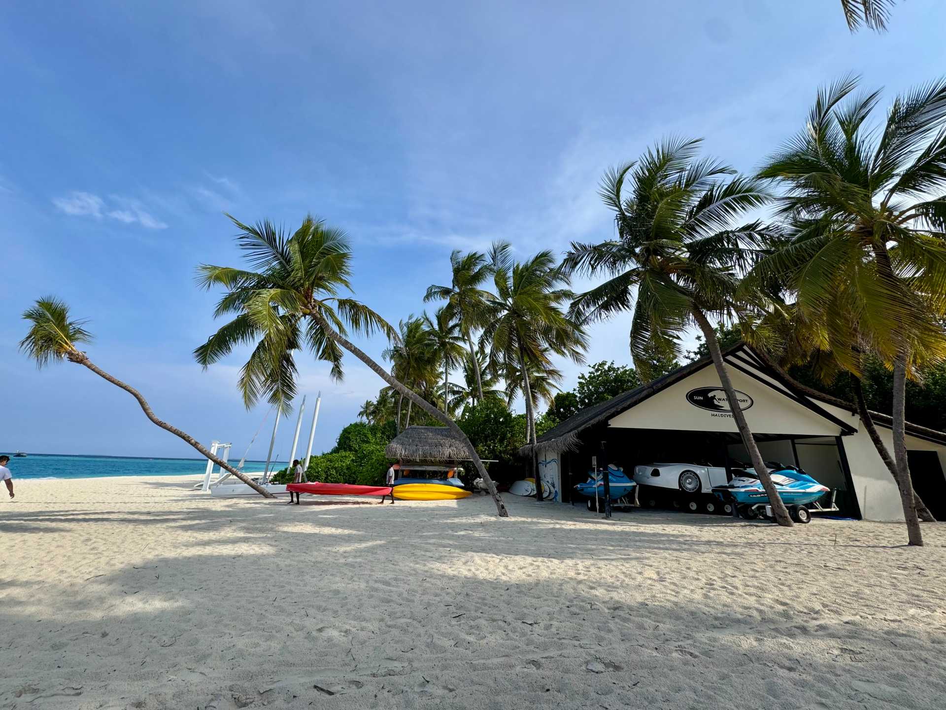 Looking for adventure at Sun Siyam Iru Fushi? This is the spot to head for both non-motorized and motorized water sports. From kayaking and paddleboarding to jet skiing and banana boat rides, there’s something for everyone to enjoy on the island’s beautiful waters.