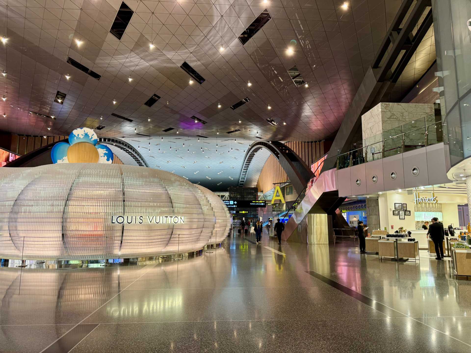 From designer boutiques to specialty shops, Hamad International Airport’s luxury duty-free is the perfect place to stretch your legs between flights.