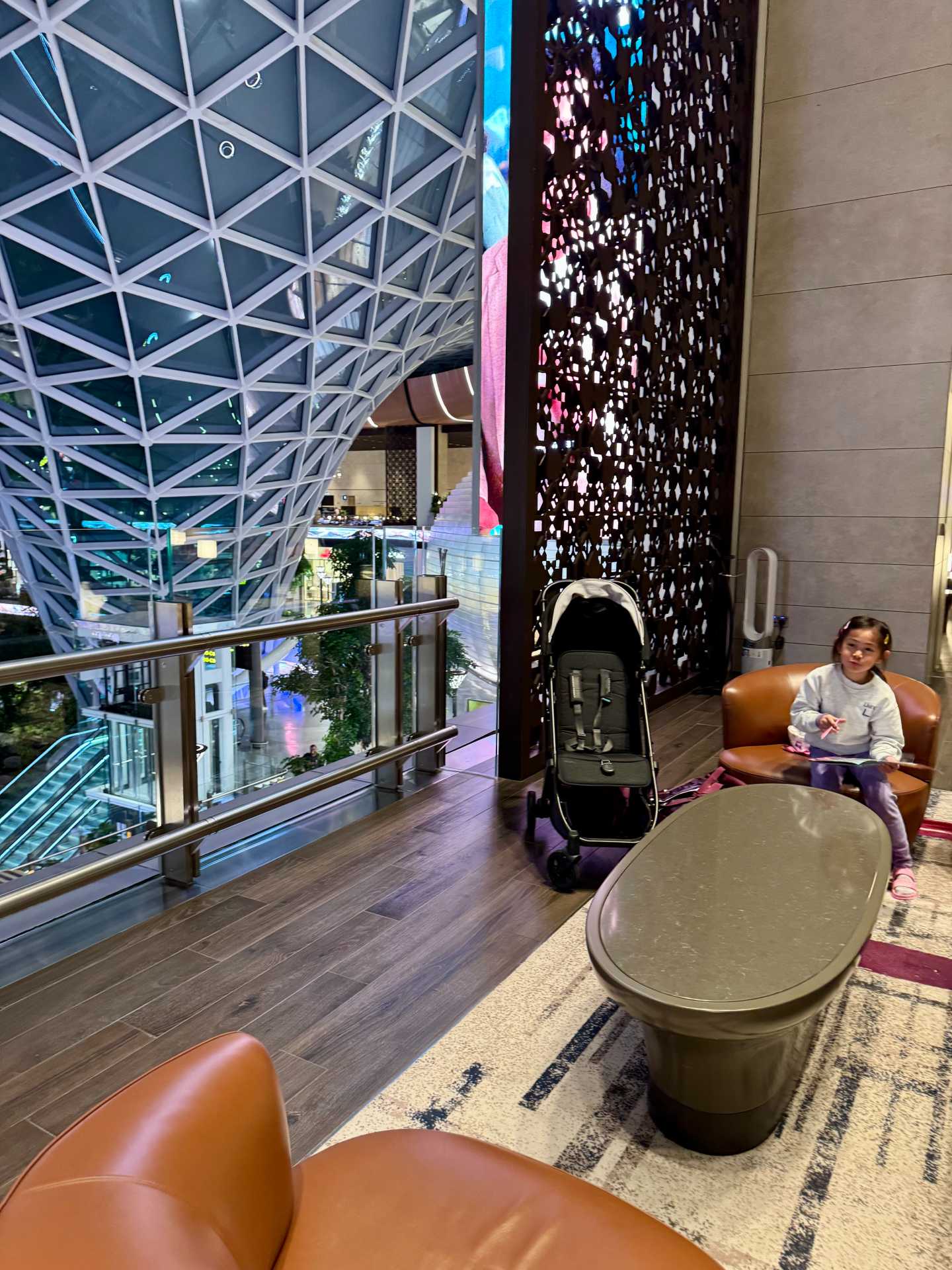 These before-and-after photos of the Al Mourjan Garden Lounge at Doha’s Hamad International Airport show just how much the space can fill up. While it was peaceful and nearly empty when we arrived in the early evening, the lounge became much busier late at night. With so many international flights transiting through Doha, peak hours at the lounge can get crowded quickly—something to keep in mind if you're planning to rest or dine during your layover-1