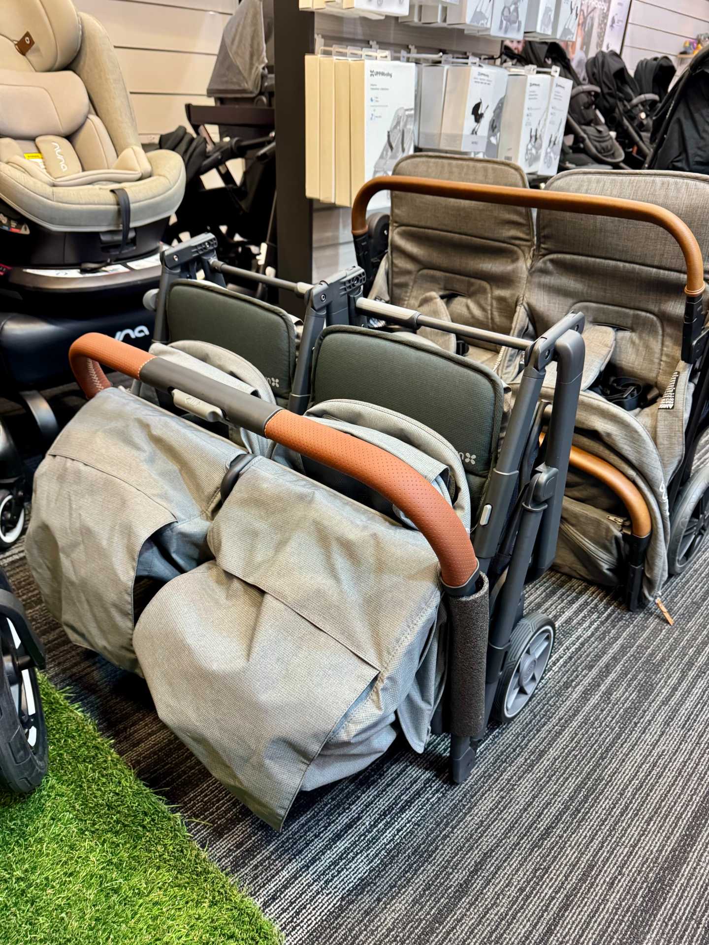 uppababy contact UPPAbaby Vista V3 Double Stroller + Bassinet